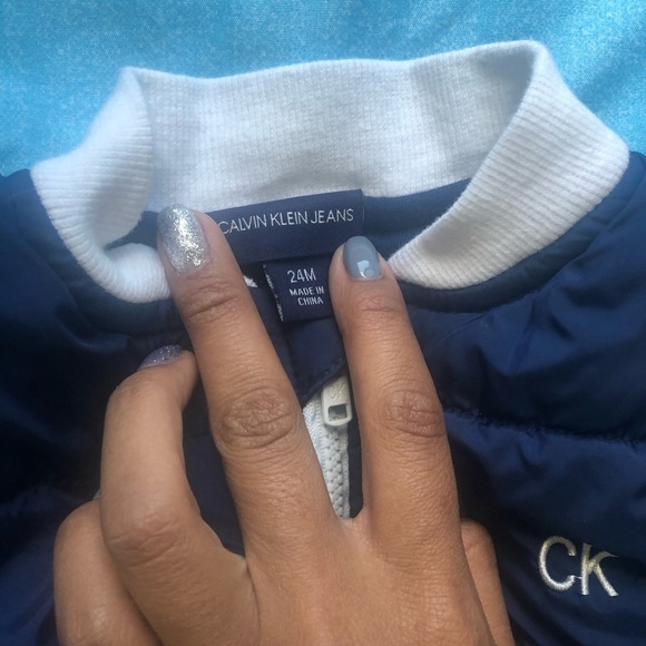 Calvin Klein Puffer Vest - Picture 2 of 2